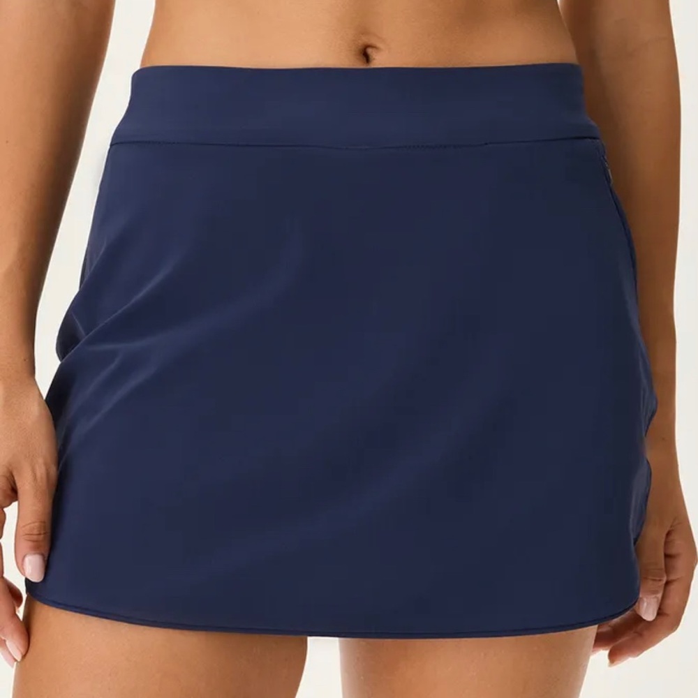 Outdoor Voices Exercise 3” Skort in Navy- size M